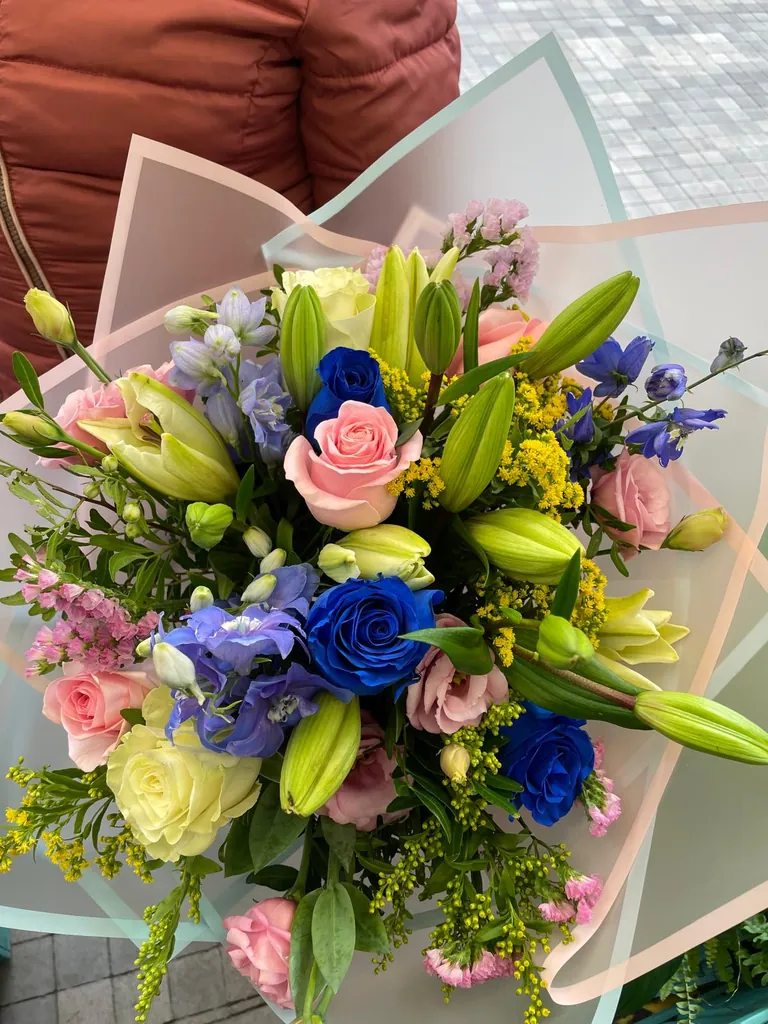 Ramo de rosas azules