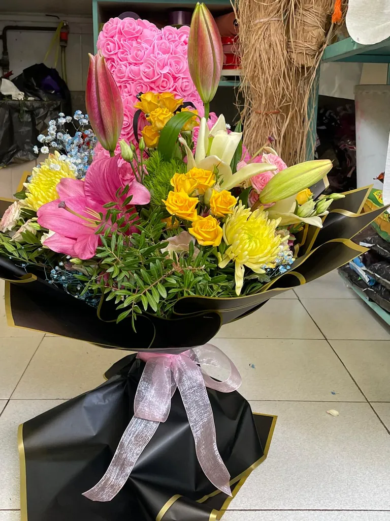 Ramo grande en rosa y amarillo